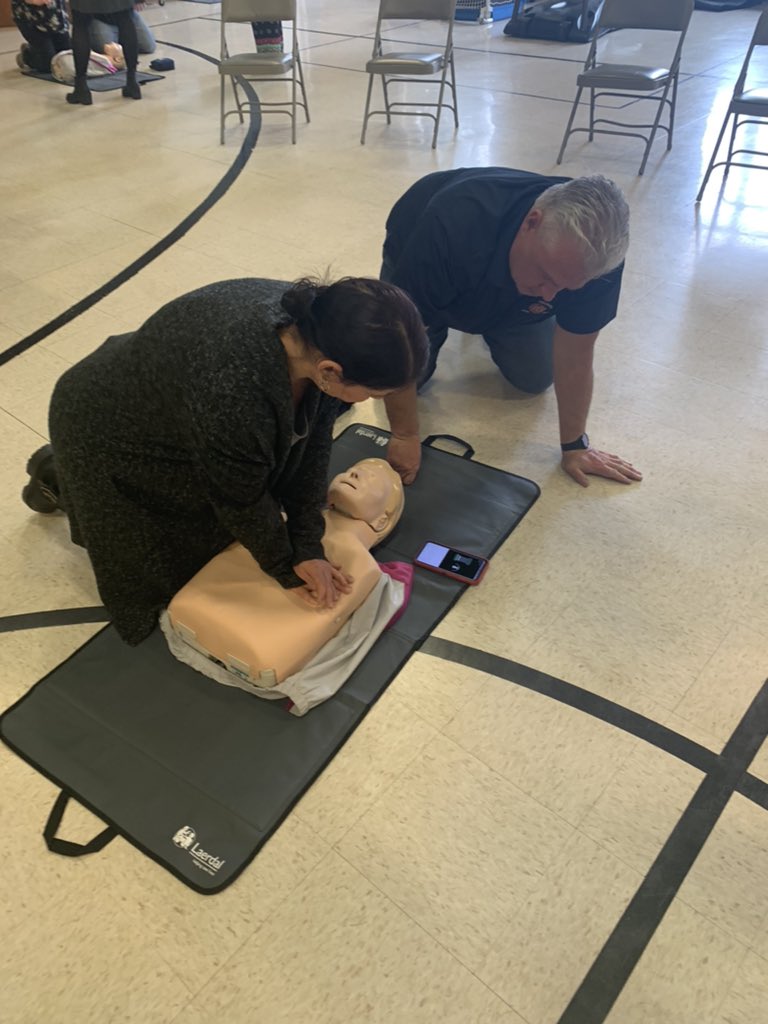 mrsosquestions's tweet photo. Thank you @WalthamFireDept volunteers for the CPR training for @olawaltham teachers today!  #safetyfirst #cpr #americanheartassoc https://t.co/AeZHHCa1U4