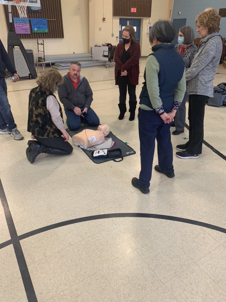 mrsosquestions's tweet photo. Thank you @WalthamFireDept volunteers for the CPR training for @olawaltham teachers today!  #safetyfirst #cpr #americanheartassoc https://t.co/AeZHHCa1U4