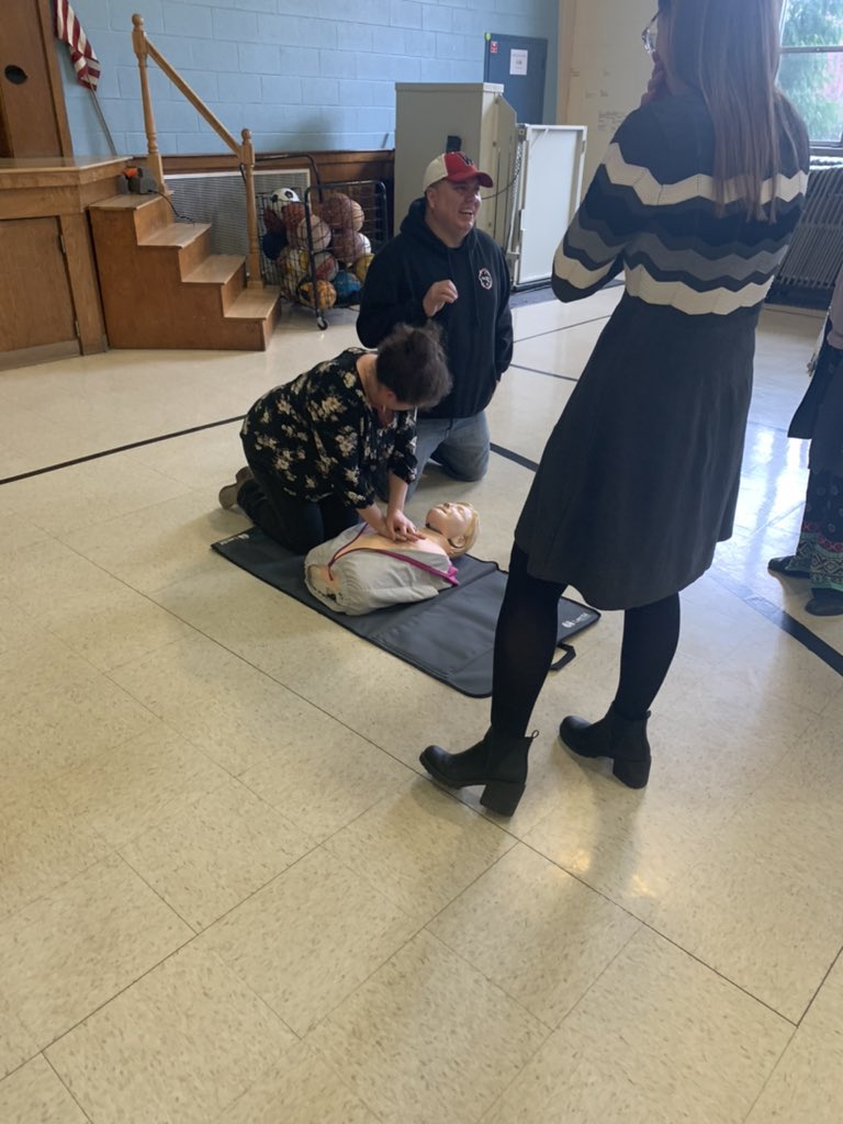 mrsosquestions's tweet photo. Thank you @WalthamFireDept volunteers for the CPR training for @olawaltham teachers today!  #safetyfirst #cpr #americanheartassoc https://t.co/AeZHHCa1U4
