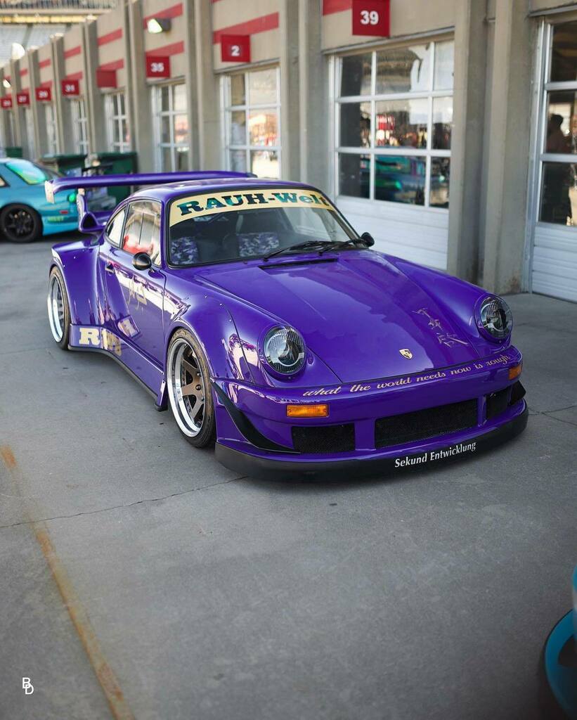 LoweredLife's tweet photo. Thoughts on this color? 🤔

Rough World ⚡️⚡️

Via @brysondills_ @rwb_metroatlanta #loweredlifestyle 

#porsche #rwbporsche #rwb #rauhwelt https://t.co/gY4QziLPs5 https://t.co/4XeQqByZKC