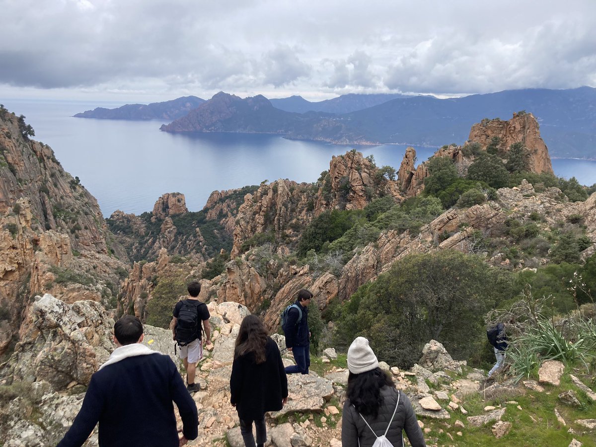 pamattei's tweet photo. Day 3 of @StatFr’s #Statlearn2022 at @IES_Cargese was about double descent (of the test risk, as demystified by Claire Boyer) in the morning and double decent (of the hills of the calanche di Piana) in the afternoon 🏔⛰ https://t.co/cQp6Mqaodh