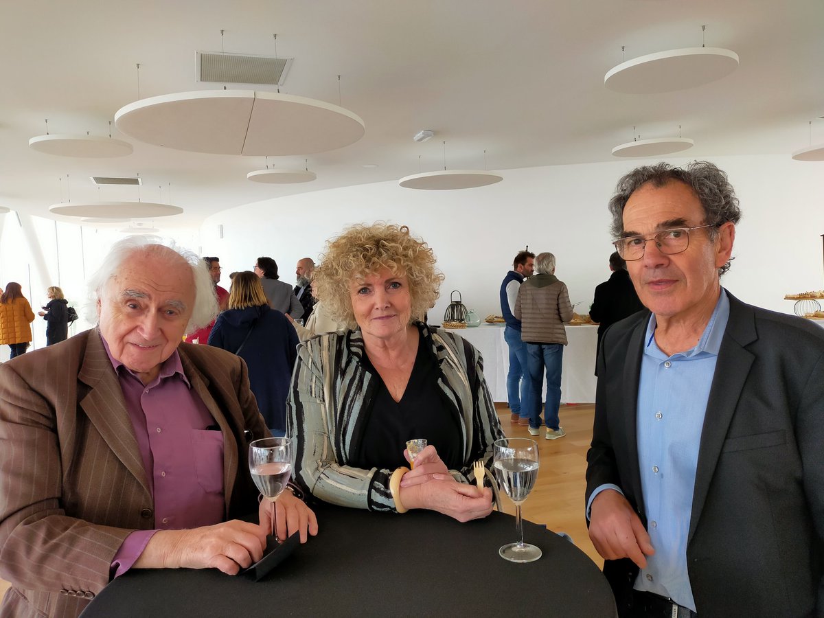 DraneOccitanie's tweet photo. #TNE un grand merci à @EducaVox 
Et @LMeduc  @DESVERGNEMARCEL qui ont fait le voyage jusqu'à #CapNum https://t.co/E7WfHrFpRJ