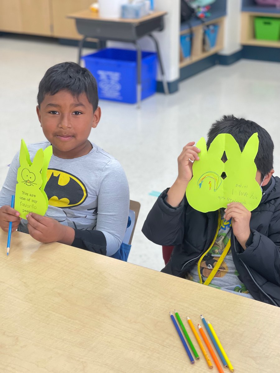 SugarloafRoar's tweet photo. Members of Ms. Bailey's Hallmark Card Club made “peeps” cards for Sugarloaf staff members. Each student wrote a special message to a staff member of their choice and hand delivered it to them! #LeaderInMeLighthouseSchool #SugarloafRoar #WatchUsSoar https://t.co/0LSjl44kUS
