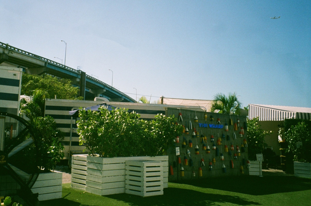 DistractionUM's tweet image. The University of Miami seems to offer everything, UM students have a world-class city at their disposal. The one thing missing? A go-to off-campus college bar.
Enter: The Wharf.

words_scarlett diaz. photo_lily darwin. design_keagan larkins &amp;amp; lauren maingot.