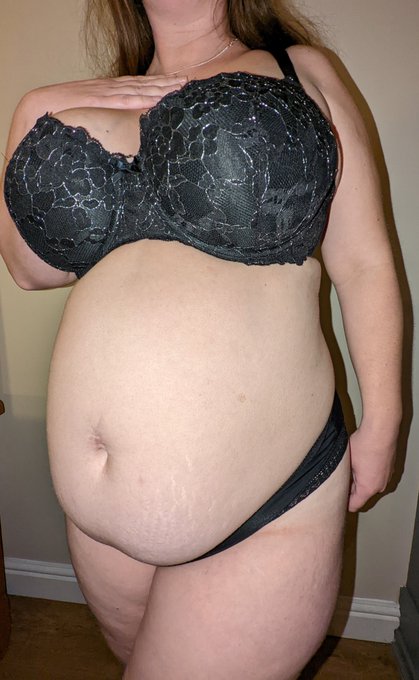 do you like my sexy bra

#preggobelly #pregnantnsfw 

@bigbumpluvr @preggobellies1 @LovePregBelly
@LovelyPregnancy