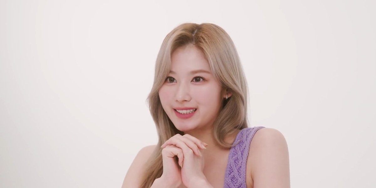 sanapics's tweet photo. forever in love with minatozaki sana https://t.co/pOshOeV0nx