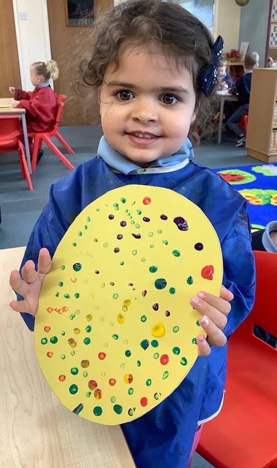 ManorCourtEYC's tweet photo. This week we have been having so much fun doing lots of "egg"citing easter activities. We've made our own baskets for our own easter egg hunt, tried hot Cross buns, made &amp; painted saltdough decorations, made easter chick cards,hopped like bunnies &amp; made rice crispy cakes 🐣🐇 https://t.co/Ey28b5x9UR