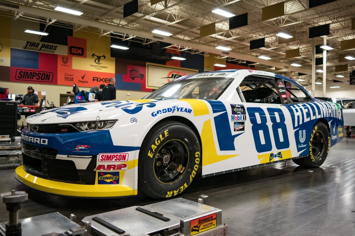DanielKriete4's tweet photo. Dale Jr. Hellmans Scheme For Martinsville #NASCAR https://t.co/bkqRelcxq1