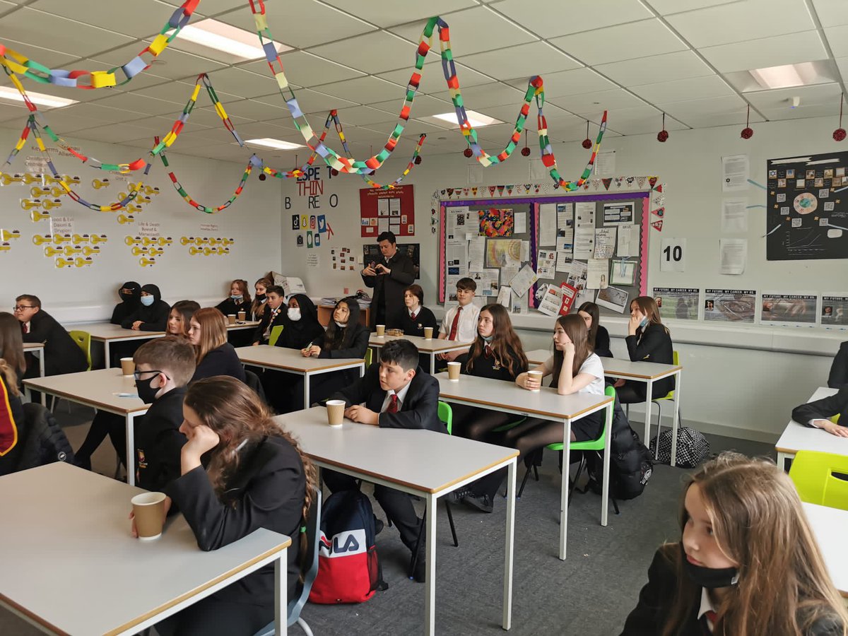 YCB_RS's tweet image. Thank you to @SKinnock for agreeing to be grilled by the YCB debate club for a second time this year. The pupils really enjoyed and learnt a lot.