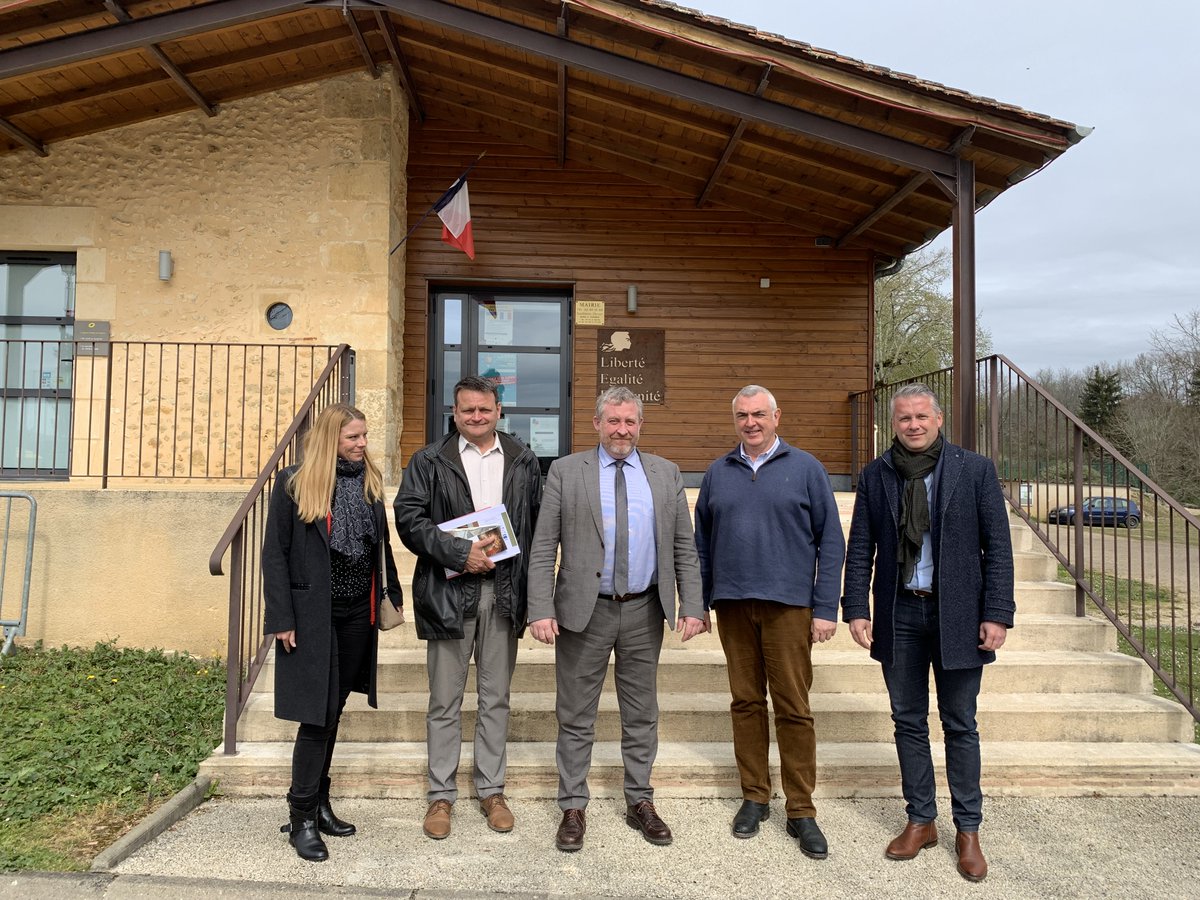 elus_PS_NA's tweet photo. ♻️🚜 #TransitionÉnergétique, #BioGaz : @Riouguillaume79 rencontrait hier plusieurs acteurs du Grand Bergeracois, notamment pour soutenir les projets de #méthanisation du territoire ➡️ Filière d'avenir et 
vertueuse pour une région agricole comme la @NvelleAquitaine. https://t.co/taaFsTjwyp