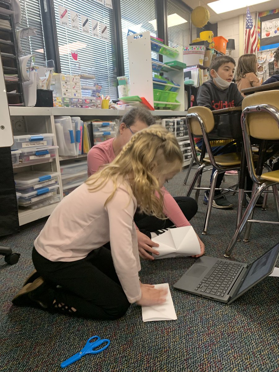 Cranes for Ukraine 🇺🇦 with 5th Grade Buddies!