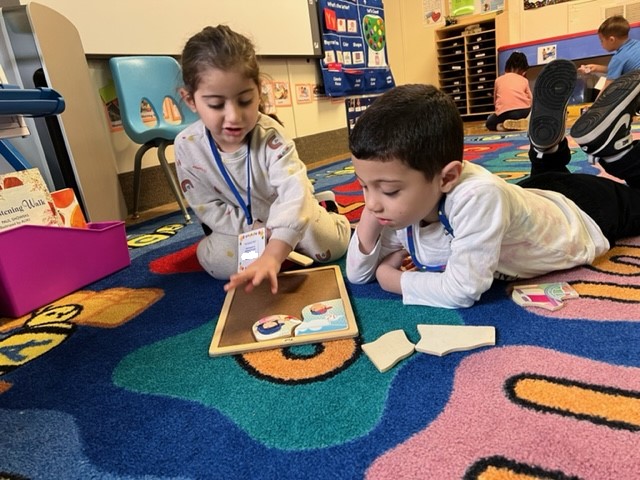 LVCConline's tweet photo. #WorkTogetherWednesday in Ms. Anila's #PreKCounts classroom in #Whitehall. #WOYC22 #cooperativeskills #problemsolving https://t.co/gbjkYYXu64