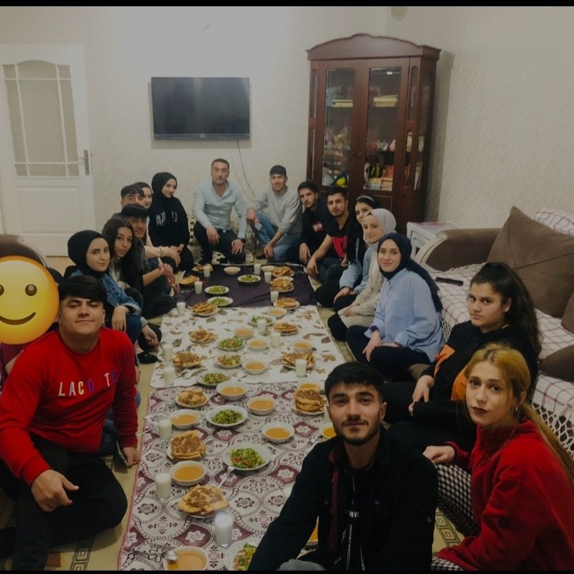 MAHDSK49's tweet photo. Bugünkü iftarımızı kulüp başkanımız Okan Kaya hocamızın daveti ile evinde yaptık hersey için çok teşekkür ederiz Muş Anadolu halk dansları spor klubü adına minnettarız her zaman başkanımızın dediği gibi BİZ BİR AİLEYİZ 😊🧿 
#muşhalkoyunları #muşanadoluhalkdanslarısporlubu https://t.co/YOjLisGYGy