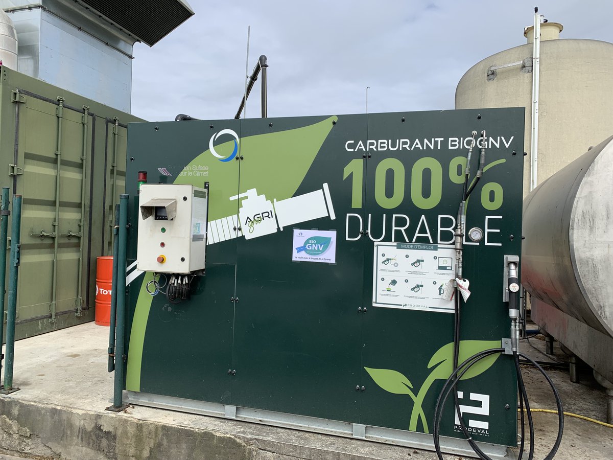 ♻️🚜 #TransitionÉnergétique, #BioGaz : <a href="/Riouguillaume79/">Guillaume Riou</a> rencontrait hier plusieurs acteurs du Grand Bergeracois, notamment pour soutenir les projets de #méthanisation du territoire ➡️ Filière d'avenir et 
vertueuse pour une région agricole comme la <a href="/NvelleAquitaine/">Nouvelle-Aquitaine</a>.