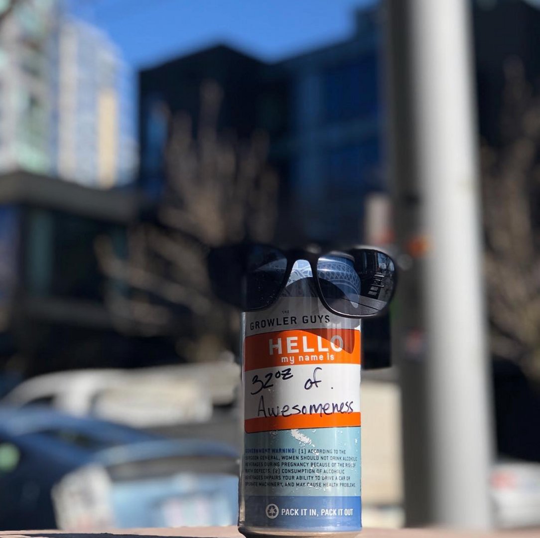 thegrowlerguys's tweet photo. New Beer's Eve means it's time to stock up on beer for National Beer Day tomorrow! What's better than beer? Beer and warm weather! 🍺 ☀️ So whether you need beer to go do something in the nice weather or you want to enjoy it with us, we have all your fresh craft beer needs 🍻 😎 https://t.co/9ZLS5mITbi