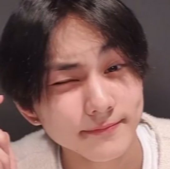 yjwprnts's tweet photo. jungwon cat wink ! https://t.co/gVVMYmbzyy