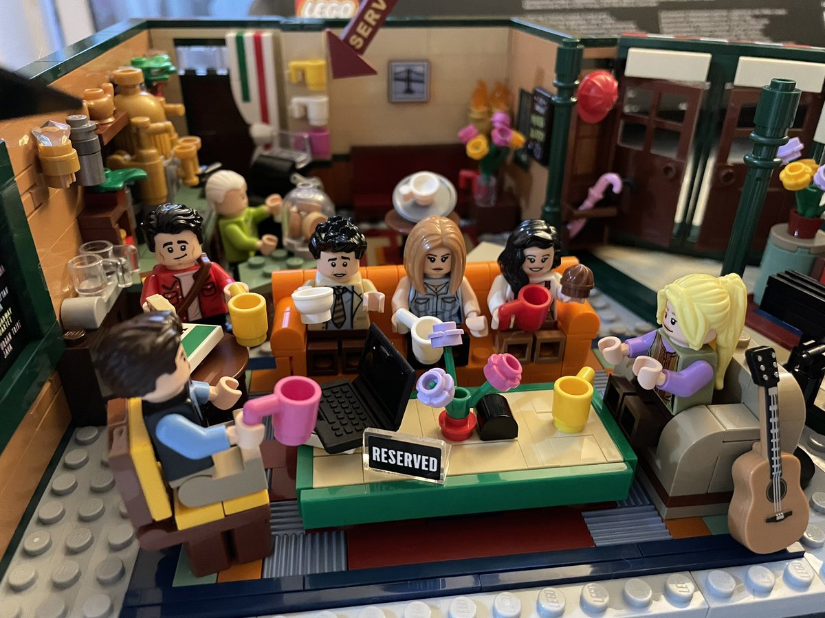 o_queenie's tweet photo. I loved making this so much #Illbethereforyou #friendslego #centralperk https://t.co/B4CPYZ7BkZ