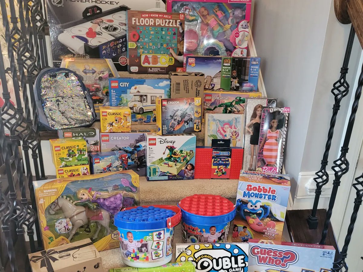 AbbysArmyNC's tweet photo. Duke Donation Day! π (w my girl Abby!) After an appt @ Duke, we stopped by the Children's Hosp to drop off a carload of toys, Easter items, & everything in between! Even got to see Abby's bestie, Nicole (& Robin!) Thx for all of your donations!!ππ#abbysarmync #noonefightsalone https://t.co/v3FXGcGfrP