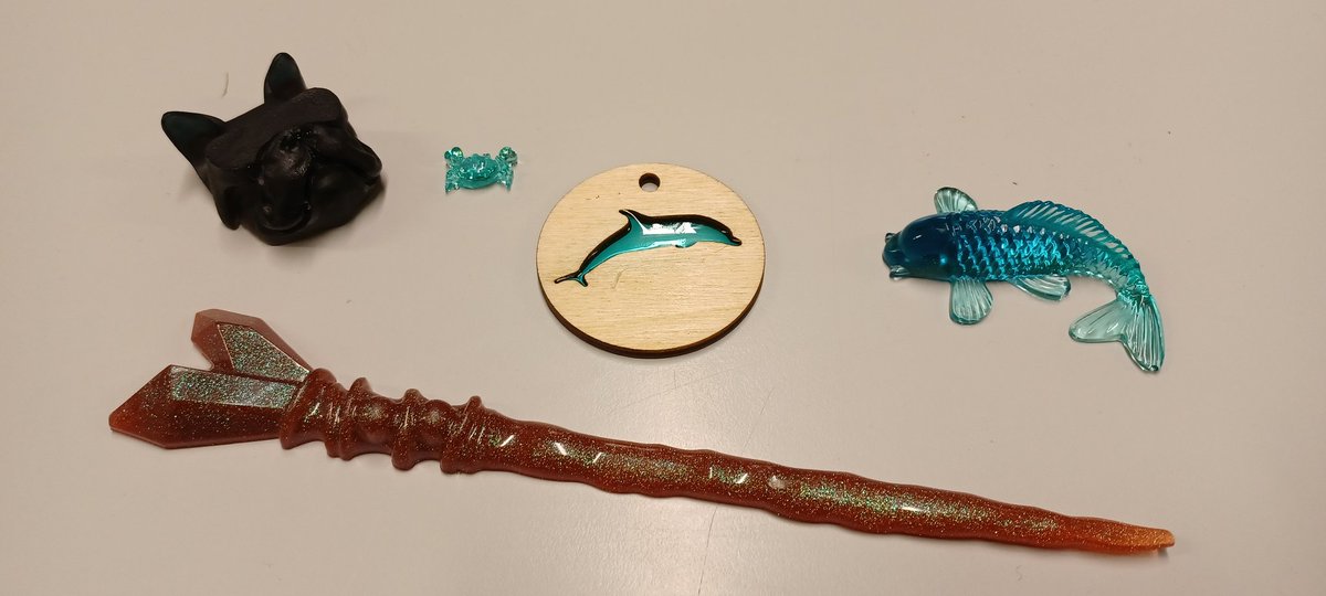 Pendant ce temps là Vincent nous montre ses expérimentations avec la résine