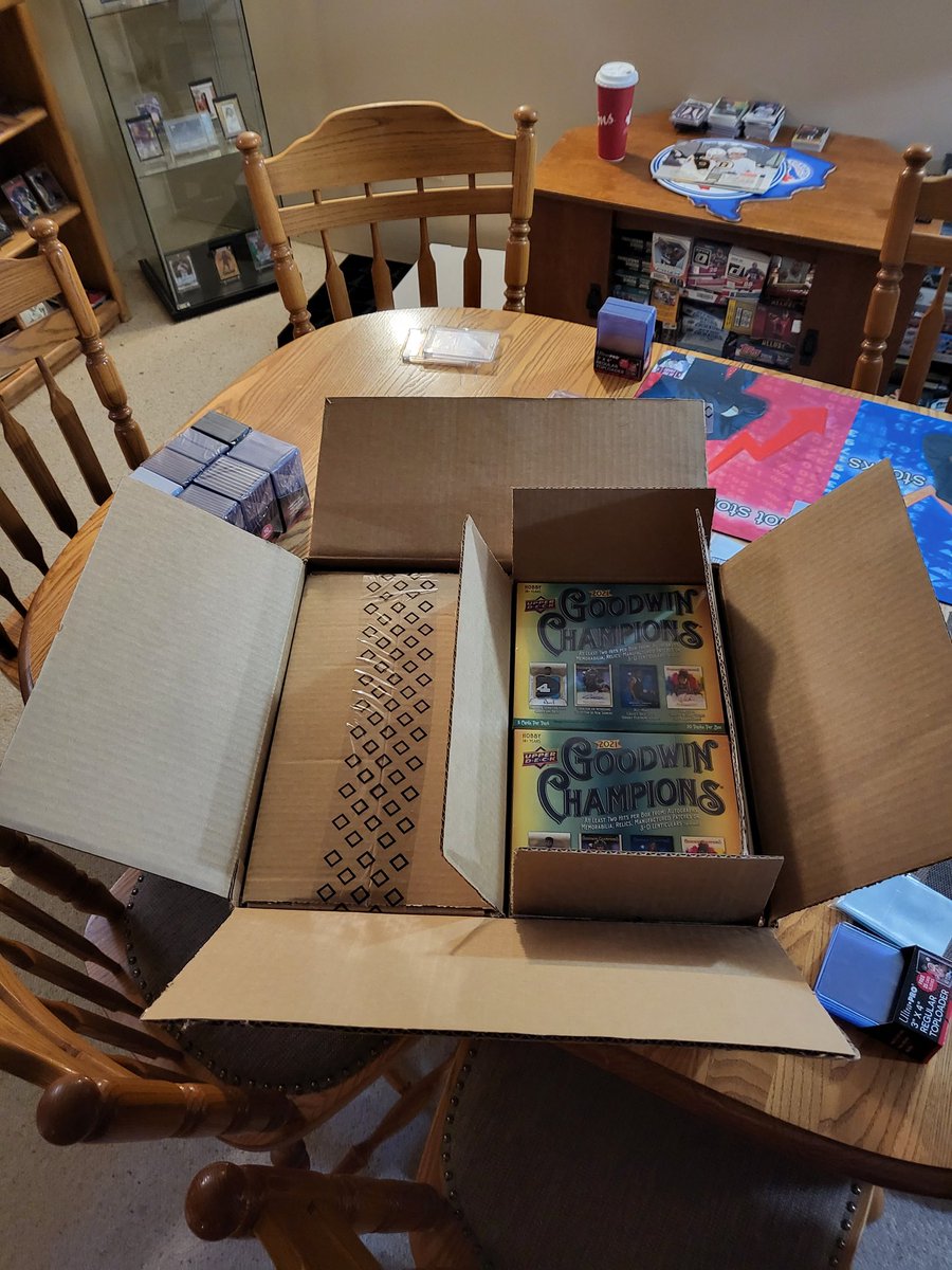 InTheCards5's tweet photo. Finally time for @UpperDeckSports Goodwin Champions 🏆 😁😁😁😁 So stoked !! @Andrew_Smoky14 https://t.co/WjJKVPeoiE