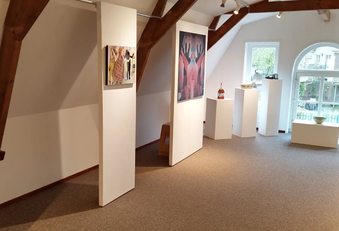 Nog tot en met zondag is de overzichtstentoonstelling van de <a href="/CultureleRonde/">Culturele Ronde</a> te zien in <a href="/casteelsepoort/">De Casteelse Poort</a> 
Komt dat zien!
#culturelerondewageningen #culturelerondewageningen9en10april2022 #atelierroute #cultuurinwageningen #wageningen
