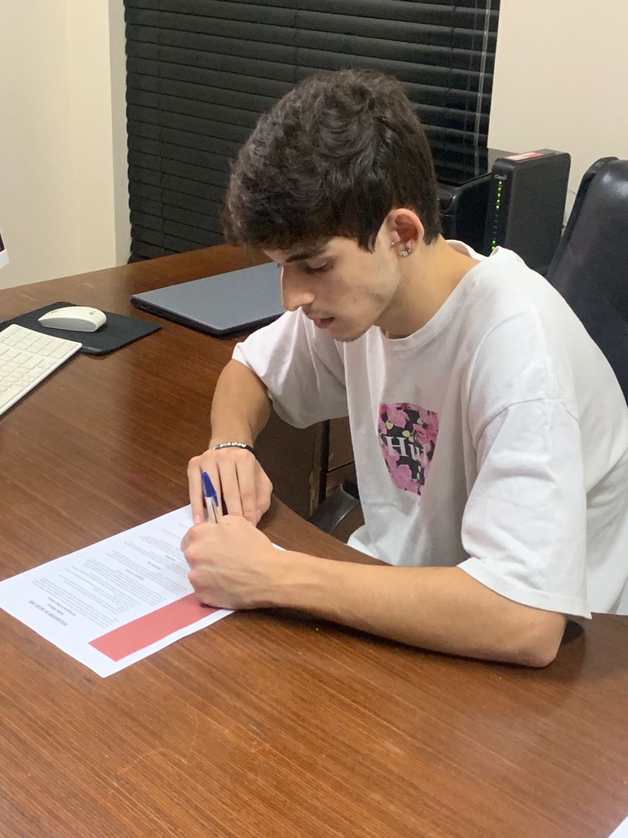HCBroncoMSOC's tweet photo. Signing Alert: We are very happy to announce the signing of Heitor Olivera. Heitor will be transferring from LSU Eunice, Heitor is from Sao Paulo, Brazil. Welcome, Heitor. @heitor_moreiraa
#upthebroncos https://t.co/dC626XYnch
