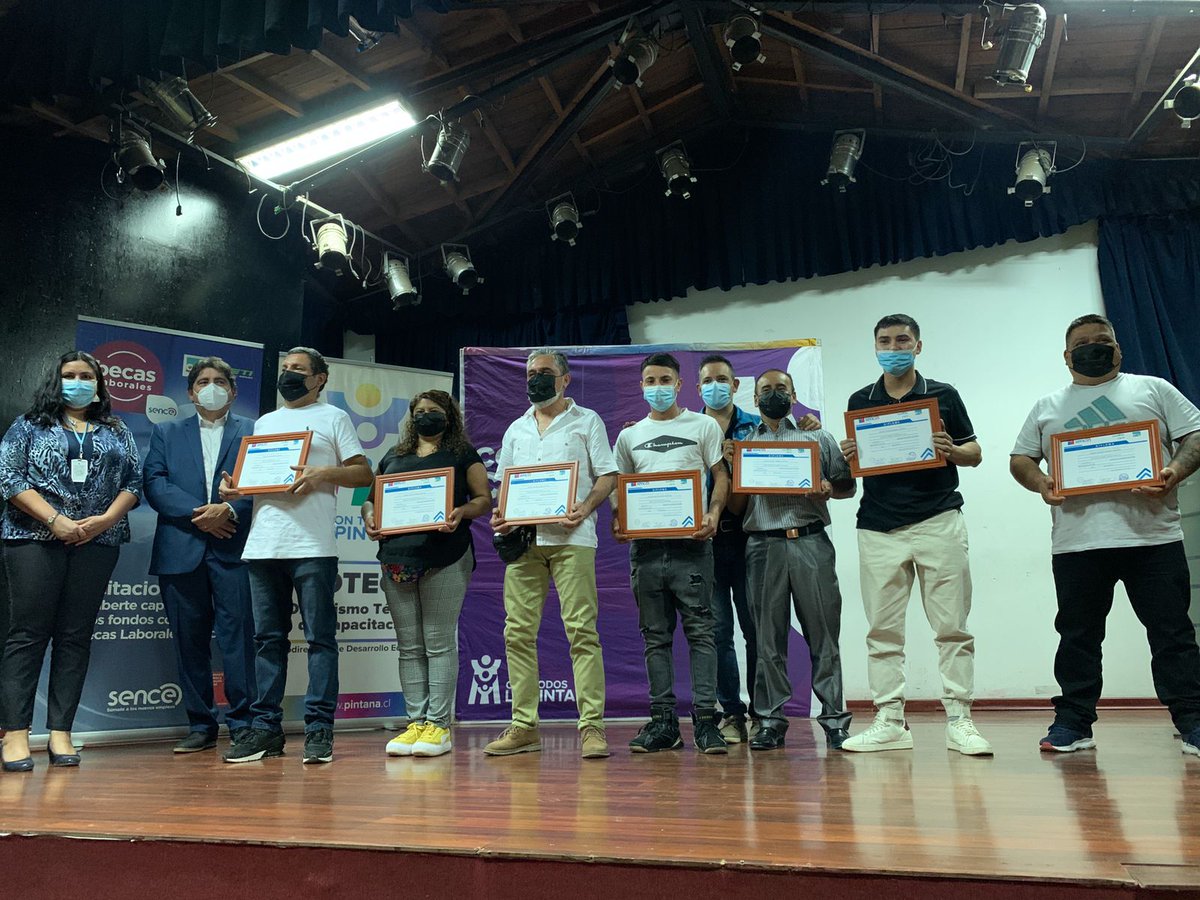 didecocl's tweet photo. Queremos felicitar a los 14 vecinos y vecinas que llegaron hasta el #AuditorioMunicipal para #certificarse en #TécnicasdeSoldadura.
Esta capacitación estuvo a cargo de @INDURA_CHILE y se realizó gracias al trabajo colaborativo entre @Sence_RM y el municipio.
#Felicidades https://t.co/01jKGlUEIh