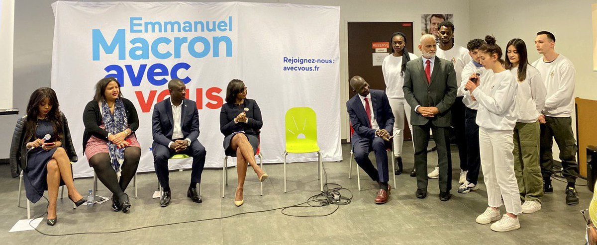 Élisabeth Moreno (@1elisamoreno) on Twitter photo « L'égalité des chances a constitué le fil rouge de ce quinquennat. »
À Noisy-le-Grand avec <a href="/Patrice_Anato/">Patrice Anato</a> pour un dialogue constructif avec des citoyens et des associations qui s'engagent au quotidien.
Ensemble, continuons à faire de la 🇨🇵 un pays d'émancipation.
#avecvous « L'égalité des chances a constitué le fil rouge de ce quinquennat. »
À Noisy-le-Grand avec <a href="/Patrice_Anato/">Patrice Anato</a> pour un dialogue constructif avec des citoyens et des associations qui s'engagent au quotidien.
Ensemble, continuons à faire de la 🇨🇵 un pays d'émancipation.
#avecvous