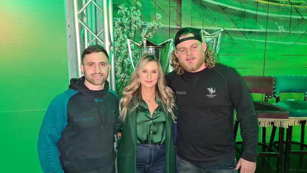 ChristinaMahonx's tweet photo. Really enjoyed getting the ball rolling in Galway with @Heineken_IE ahead of the big one this Friday 🏉 

Thanks to everyone who joined us, and to all my lovely guests for keeping me company! 
#CONvLEI #HeinekenChampionsCup https://t.co/jQMlAw4kMm