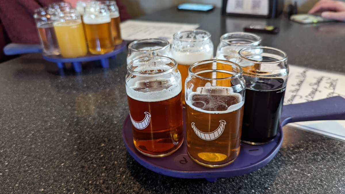 We're down the rabbit hole with Bites and Flights with friends at <a href="/WonderlandBeers/">Wonderland Brewing</a> in Broomfield. Have you been?
#ColoradoCraftBreweryGuide #IPAAllDay #HaveTravelWillBeer