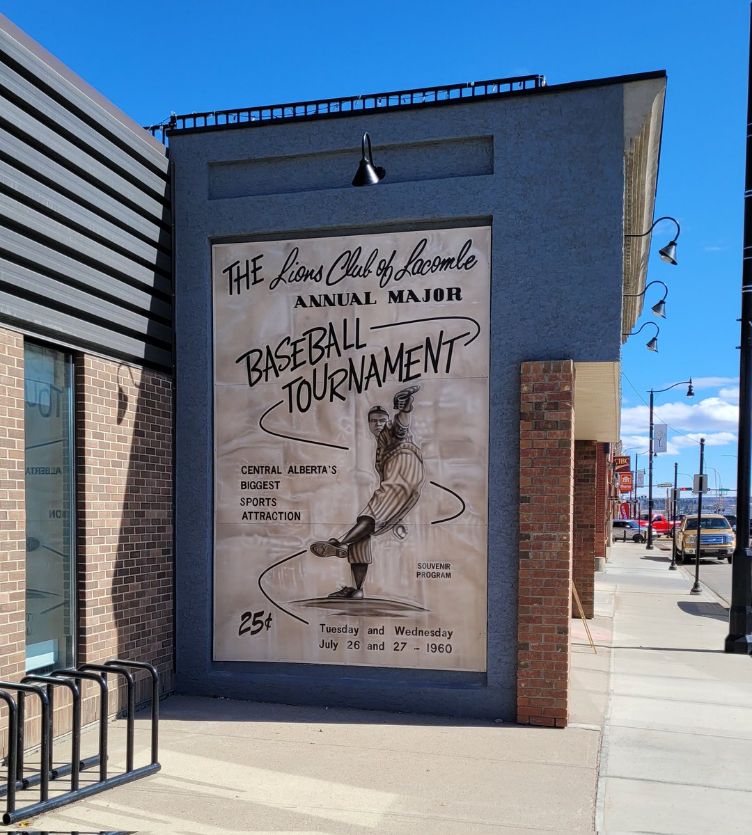 That is a pretty sweet looking mural <a href="/RedsSportsStore/">Reds Source for Sports</a>. Call it a home run for the <a href="/CityofLacombe/">City of Lacombe 🇨🇦</a>!