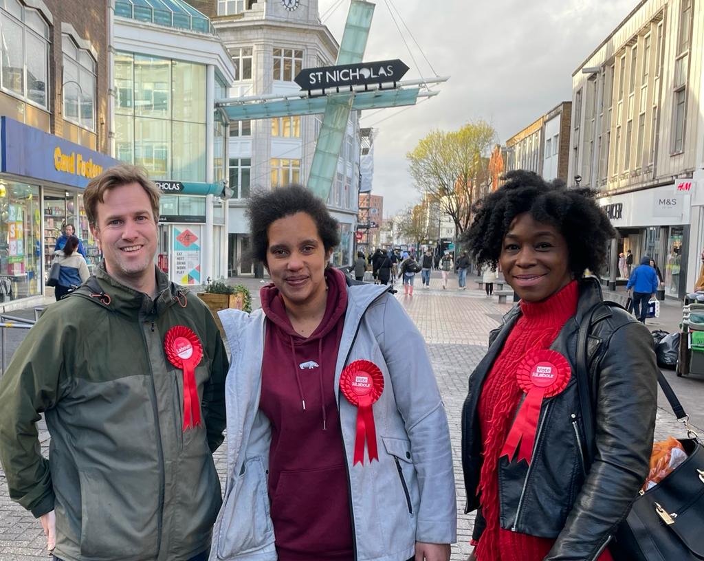 SuttonBranchLab's tweet photo. Now its official meet your Sutton Central candidates. 
John McGeachy 
Kerrie Peek
And Natalie Wright. https://t.co/jHJMNCJyyj