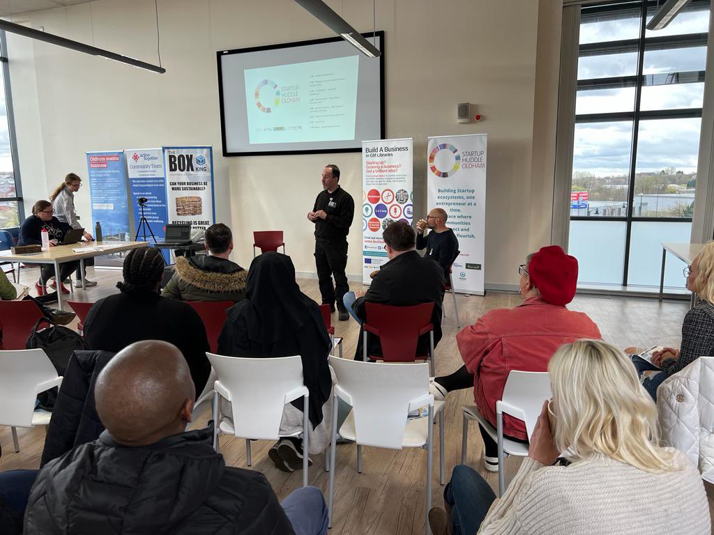 ianbakersson's tweet photo. Great to hear Mark aka @the_boxking share his business story tonight at #startuphuddle #startuphuddleoldham
If you need boxes - moving house or for commercial needs get in touch - save money whilst helping to save the planet https://t.co/62YLYkxhoi