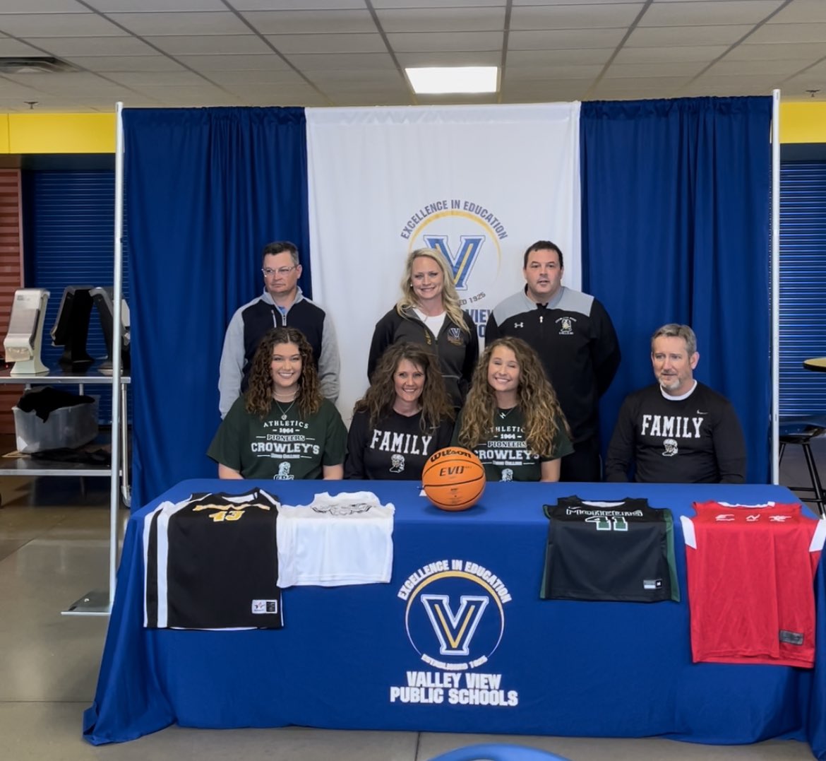 Hunter Gibson signing to play Basketball <a href="/CRCPioneers/">Crowley's Ridge College</a> <a href="/ChrisHudgison/">Chris Hudgison</a>