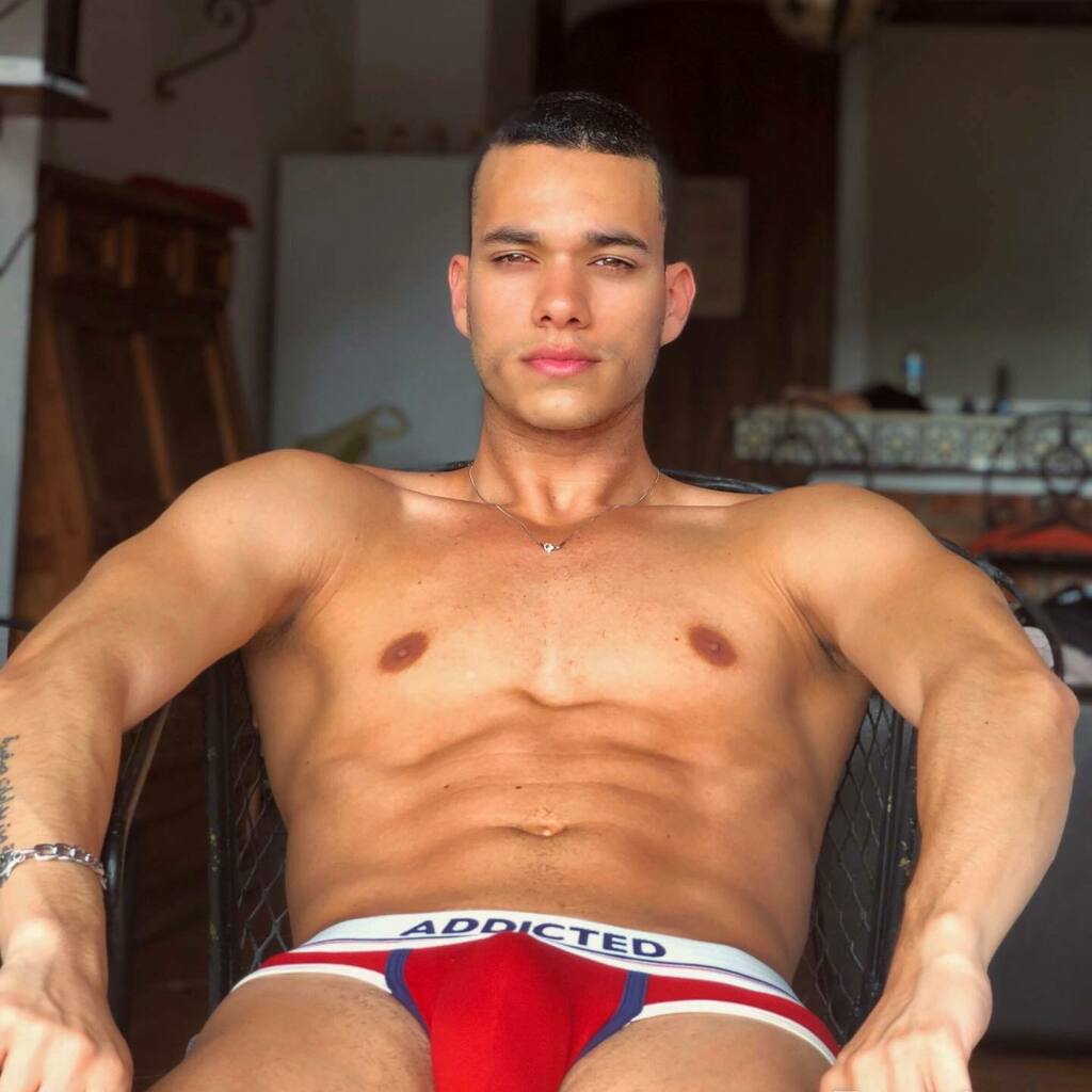 Leofficial77's tweet photo. Yo te espero, aquí en el lugar de siempre, donde rico la pasamos, y la ropa nos quitamos…. 🎶 🎶 
.
.
.
.
#photo #model #like #selfie #l4l #follow #love #lol #friends https://t.co/8xXcARTgoQ