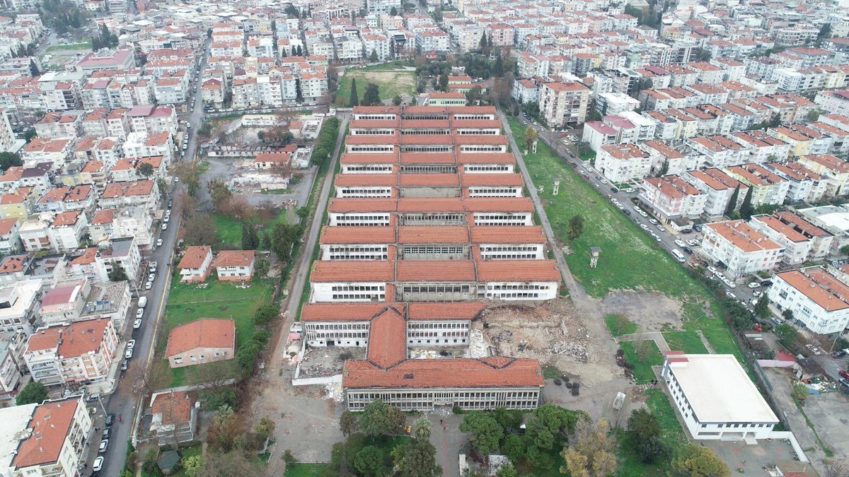 tuncsoyer's tweet photo. Buca Cezaevi'nin yıkıldıktan sonra, arazinin yeşil alan olarak şehrimize kazandırılmasını istiyoruz.

Bu süreçte aynı taleple, aynı yolda yürüyen, 50'ye yakın sivil toplum kuruluşuna tebrik ve teşekkürlerimi sunuyorum. https://t.co/N3dfNa76bm