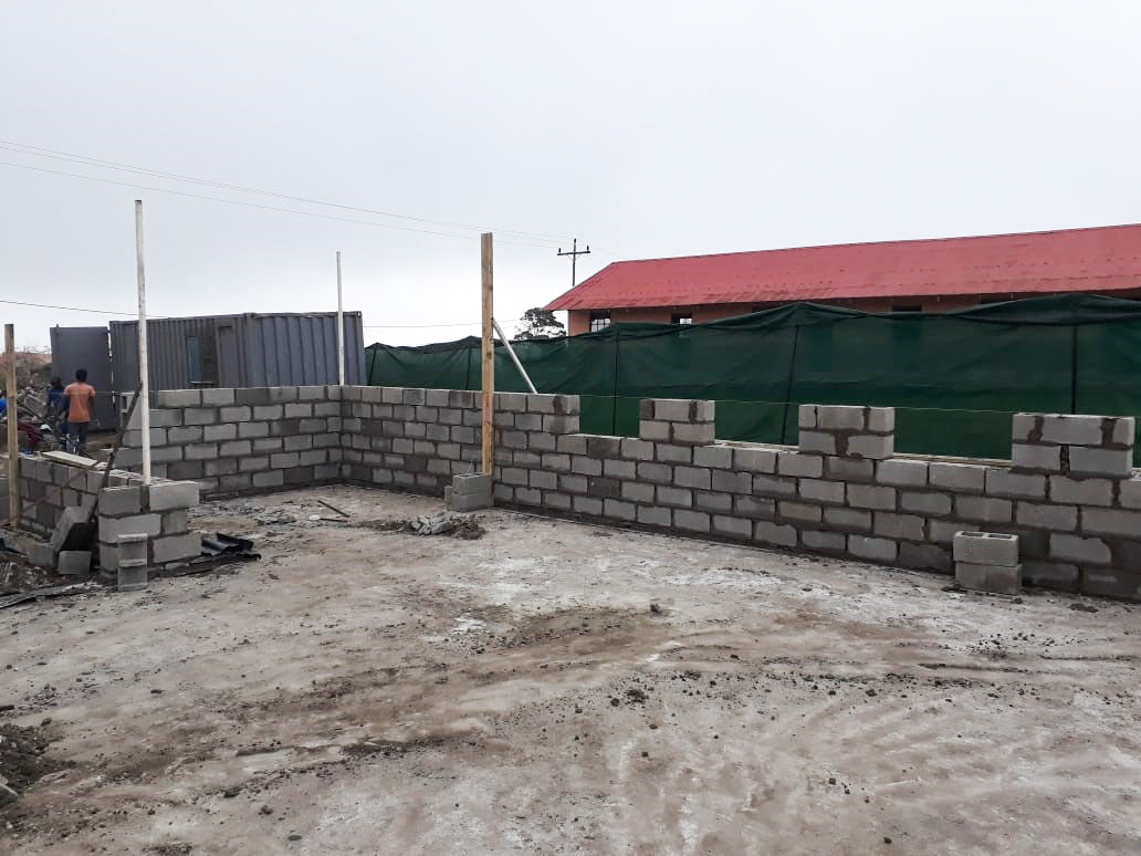 Van_WinkleCo's tweet photo. Progress shots of #shootforliteracy-backed #construction of the new Vulindlela Comprehensive Technical High School library in #southafrica! Special thanks to TMC Cranes and @84LumberNews! Don’t know about the shoot or @MERFoundation? Visit https://t.co/aev1Ed0TsK! #vanwinklehelps https://t.co/gQncnw4Dz5