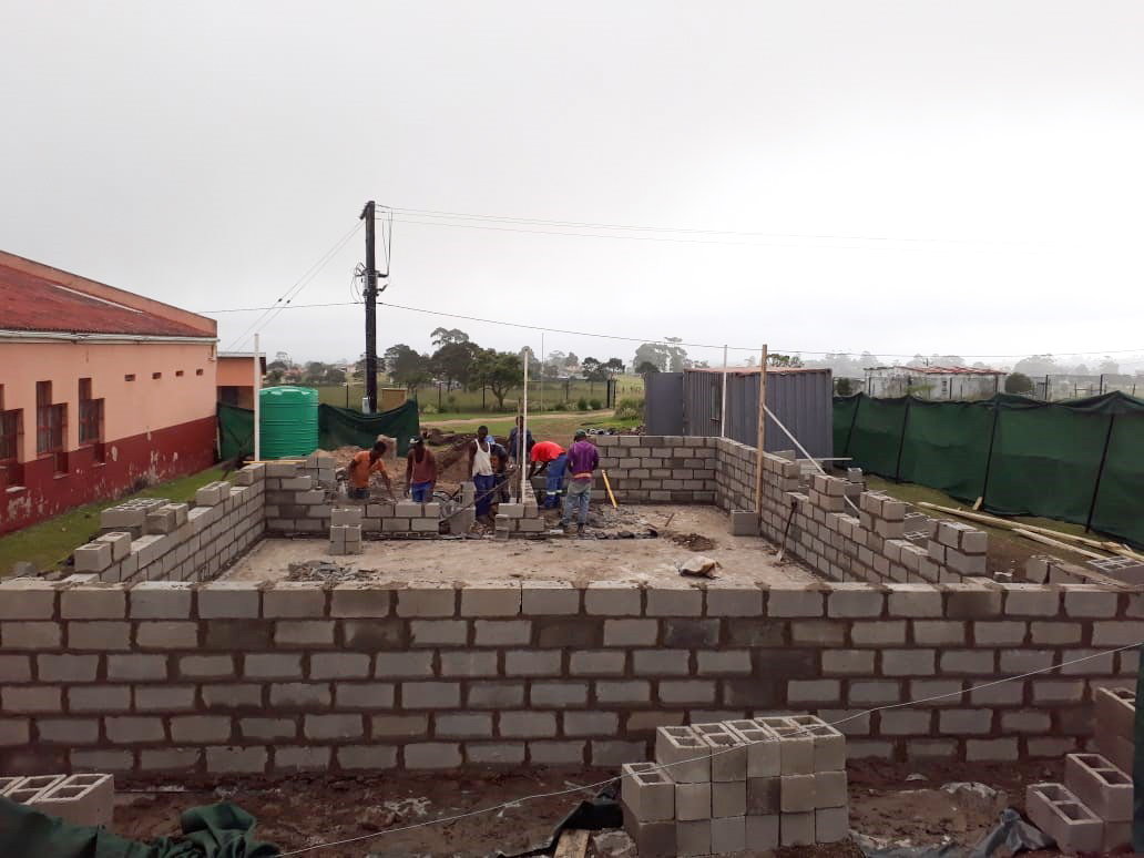 Van_WinkleCo's tweet photo. Progress shots of #shootforliteracy-backed #construction of the new Vulindlela Comprehensive Technical High School library in #southafrica! Special thanks to TMC Cranes and @84LumberNews! Don’t know about the shoot or @MERFoundation? Visit https://t.co/aev1Ed0TsK! #vanwinklehelps https://t.co/gQncnw4Dz5