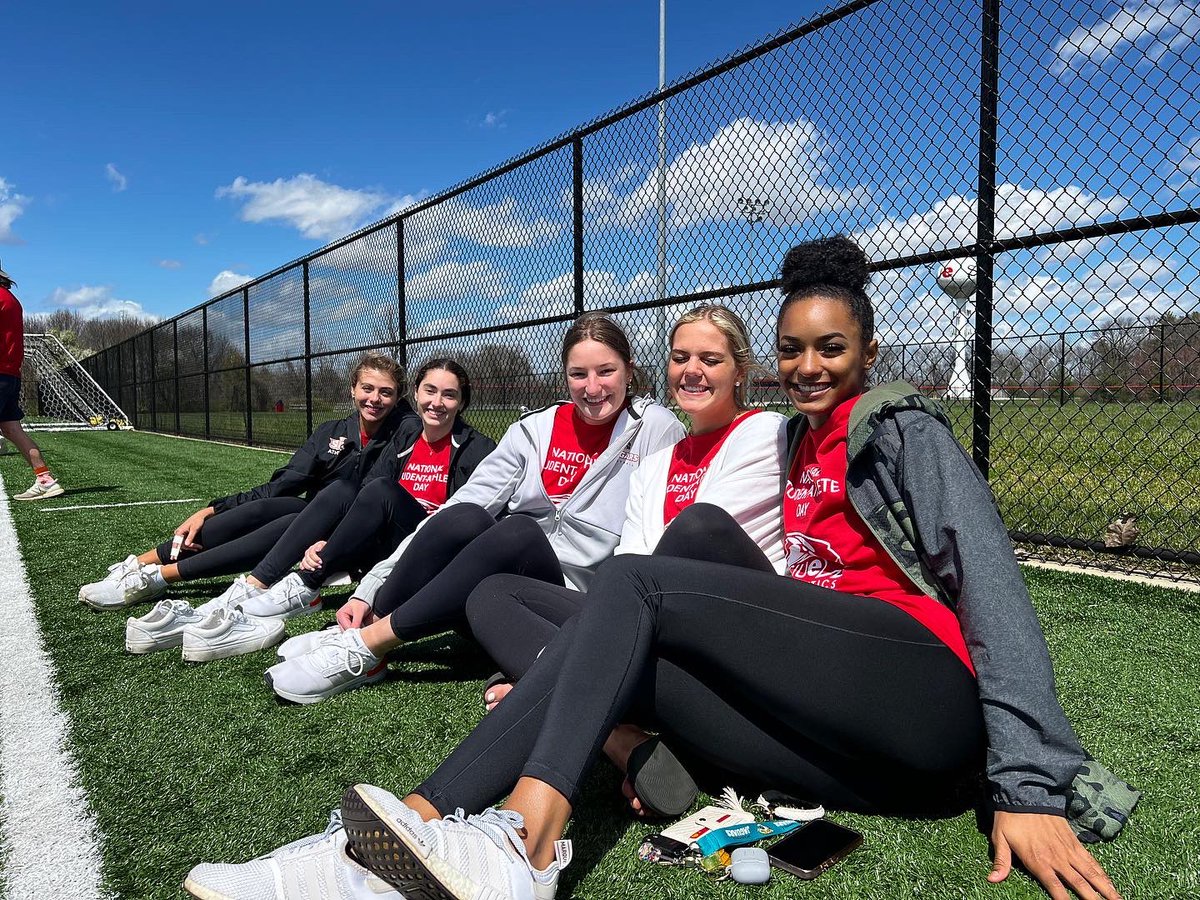 SIUEVolleyball's tweet photo. Thankful to be part of their journey, and excited to see what they accomplish together 🐾

Happy #NationalStudentAthleteDay from SIUE Volleyball! https://t.co/pKRxPsfW9Q