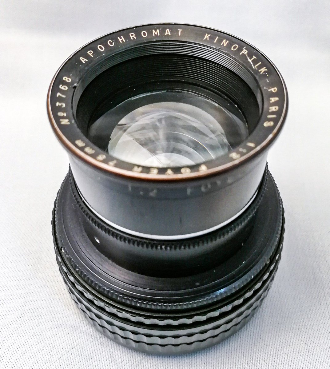 oldlens's tweet photo. Kinoptik Apochromat Foyer 75mmf2 初期型。家のブナの木の新芽が産毛と共に開いてきました。
#オールドレンズ
#kinoptik
#75mmf2 https://t.co/gUAP3grcXY