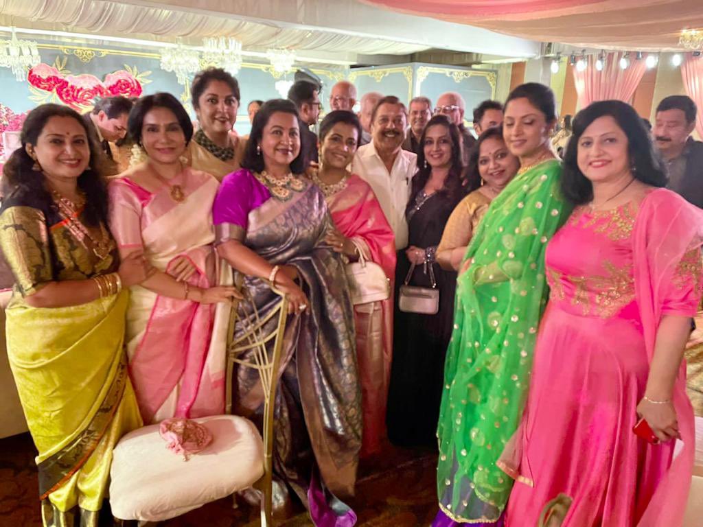 realradikaa's tweet image. #sivakumar anna teams with all his fellow co artistes #seetha #lizzie #ramyakrishnan #poornimabhagyaraj #menakasuresh #saritha #Nadia  #jayamalini  #weddings  #friendship #friends