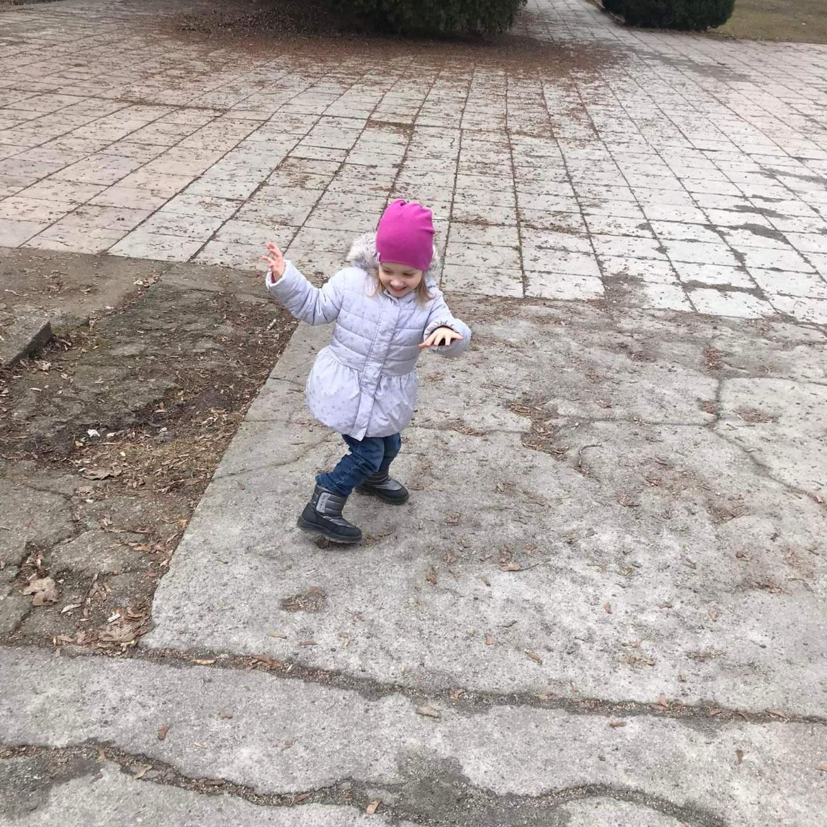 eachchild's tweet photo. Everyone's Child in Ukraine - https://t.co/CjVuOr9fVO 3-year-old Ukrainian girl dances in the park near her home, one day before she and her mother were forced to flee their town.  Her mother wrote: "This is the last peaceful picture in our life." Please help us help them. https://t.co/5K8V855jh8