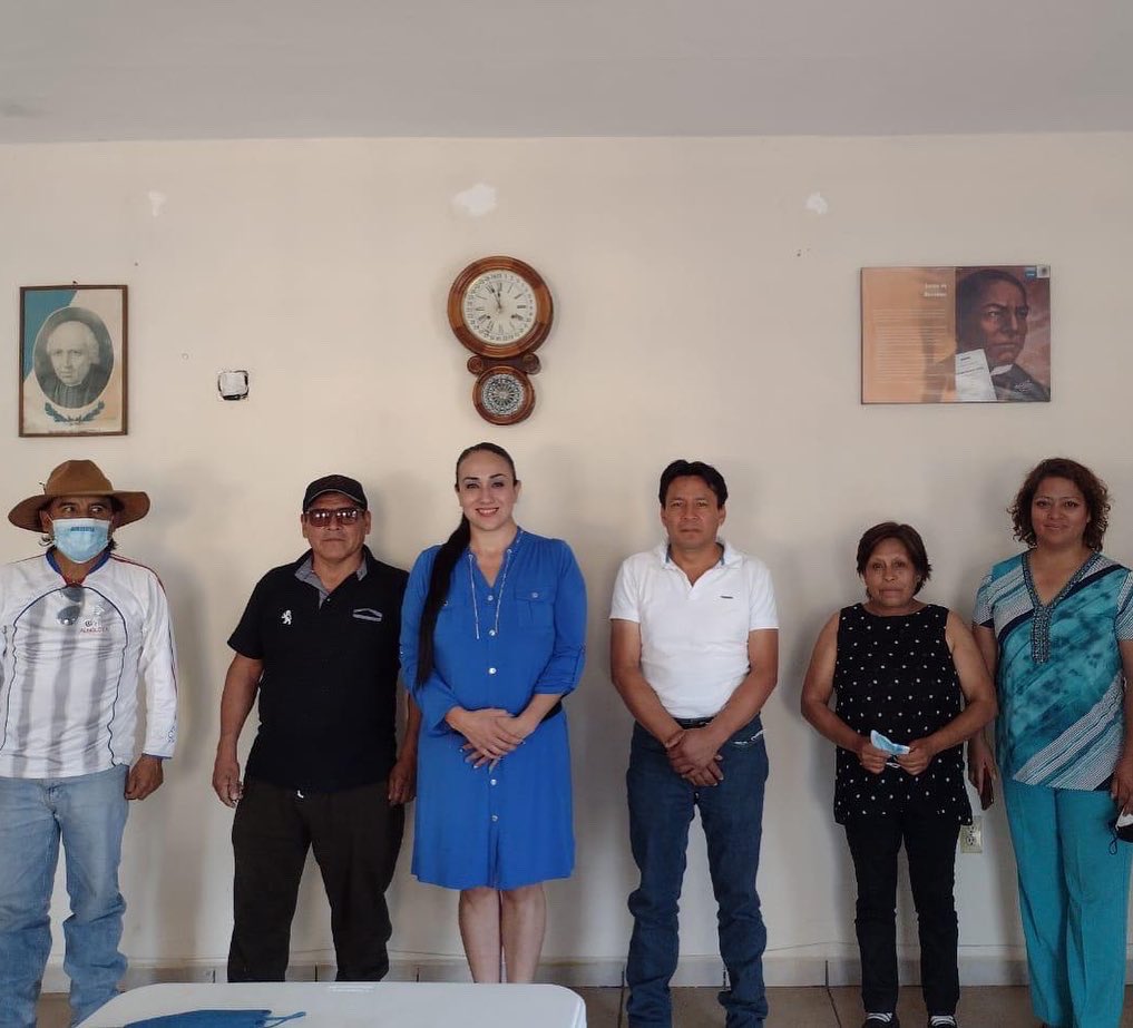 AuroraSierraR's tweet photo. El día de hoy me reuní con Edmundo Mitzi Castillo, Presidente de la Junta Auxiliar de Santa Bárbara Almoloya De San Pedro Cholula, para implementar estrategias de seguridad mediante el rescate de los espacios públicos y participación ciudadana.
#Recorrido2
#Informando https://t.co/gYsaiU1HKN
