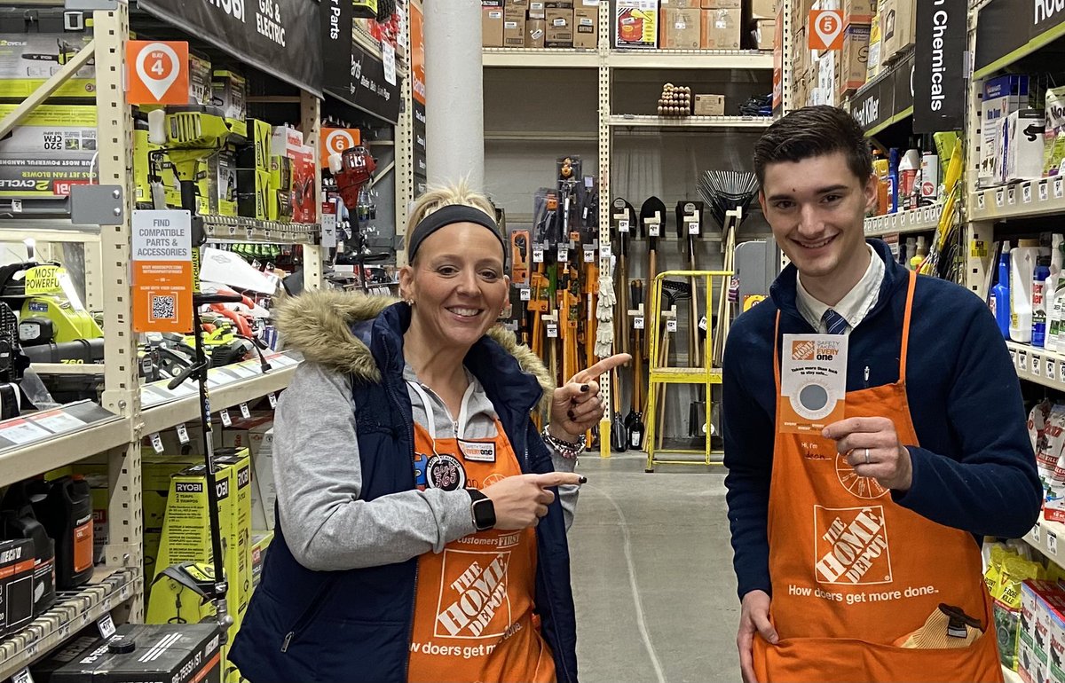 Shannon Fields (@shannon01488410) on Twitter photo Awesome job TEAM BENNINGTON, Gidean a brand new associate being committed to working safe! Armed with safety passport! Thank you Gidean! <a href="/whitman_laurie/">LaurieWhitman</a> <a href="/stevenlongmoor1/">Steven Longmoore</a> <a href="/MikeGreenleaf01/">Michael Greenleaf</a> @CrystalDeFelic1 <a href="/THDMikeP/">Mike Powell</a> Awesome job TEAM BENNINGTON, Gidean a brand new associate being committed to working safe! Armed with safety passport! Thank you Gidean! <a href="/whitman_laurie/">LaurieWhitman</a> <a href="/stevenlongmoor1/">Steven Longmoore</a> <a href="/MikeGreenleaf01/">Michael Greenleaf</a> @CrystalDeFelic1 <a href="/THDMikeP/">Mike Powell</a>