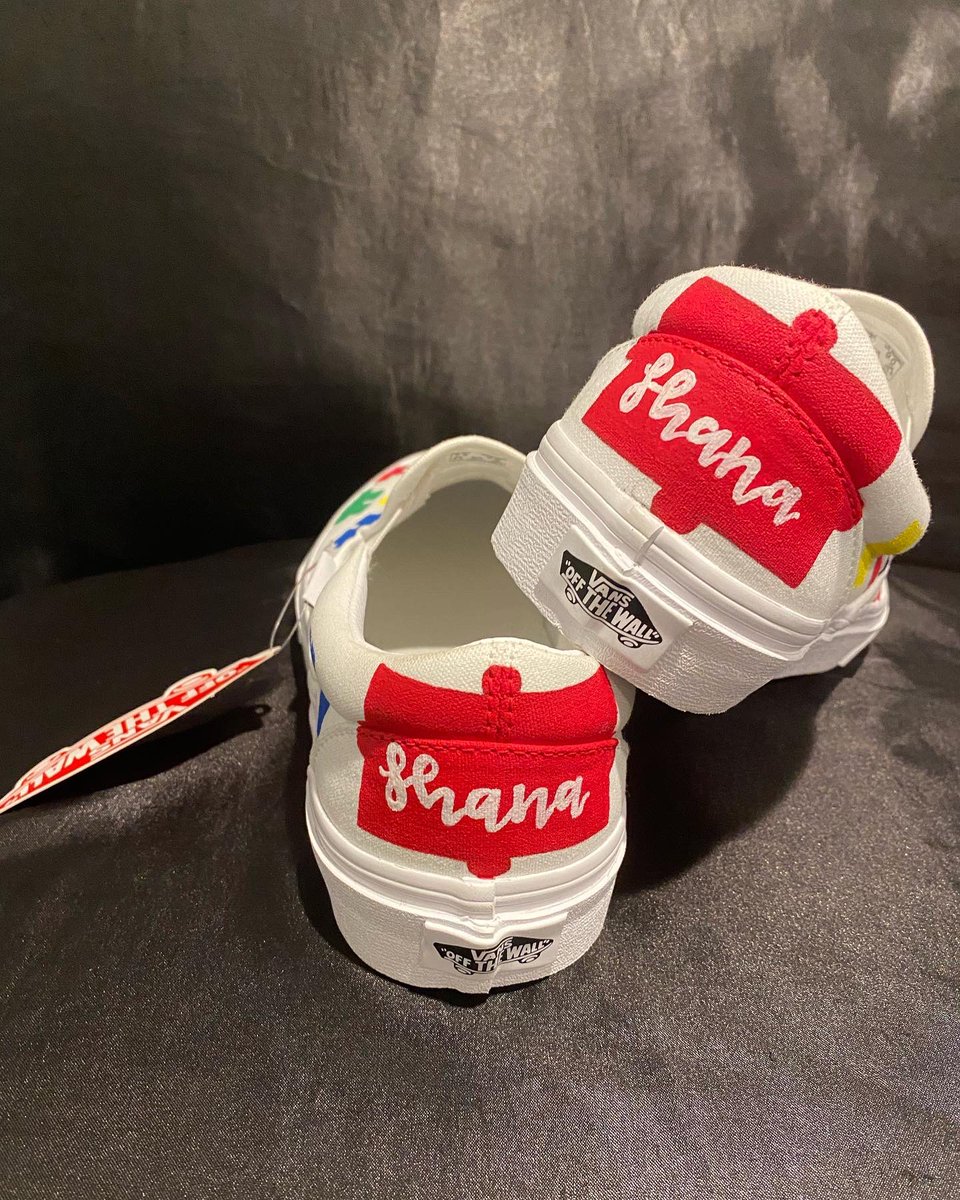 maci_patterson's tweet photo. A custom pair of Vans I did for Autism Awareness!! Thank you so much Shana for trusting me with these, I hope you love them!! ❤️🧩 https://t.co/mSfljFlx9Q