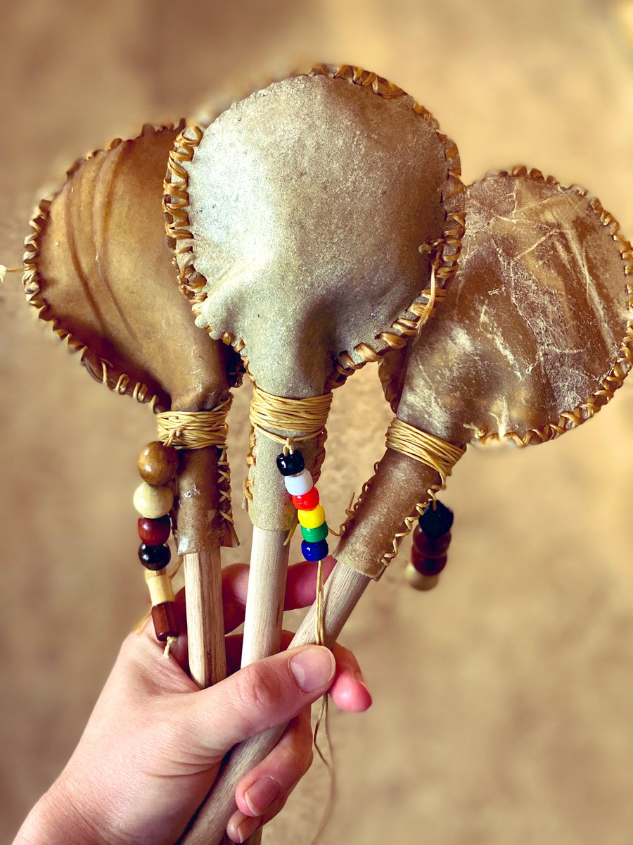 We have made beautiful Indigenous rattles at <a href="/TyeeElementary/">Tyee</a> and are beaming at the results! Grateful for the opportunity to learn from Davita. What a special moment! <a href="/VSB39/">Vancouver School Board</a> #vsblearns #indigenousknowledge #indigenousrattles