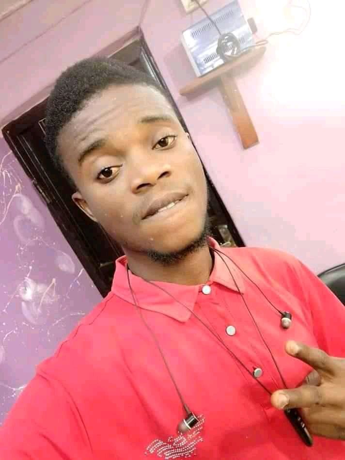JOHNSTARBOBO1's tweet photo. Finally it's your day may the good God bless your new age bro more live happy birthday to @OlamideRaimi @PreciousStoneE1 @pyperlolo @SammyTee_DaReal my personal person🎂🎂🍾🍷🎁🎉🎉 #April7th #Jaytech #birthday #celebrant https://t.co/IUZQqPm3vd