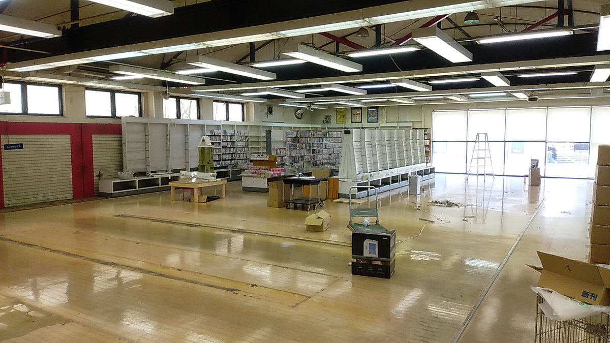 4月7日
閉店作業開始から、１週間経過。
ブック側のハコツメ作業はコミックを残すのみ。
急いでハコツメし過ぎて、予定よりも早く進んでおります💦