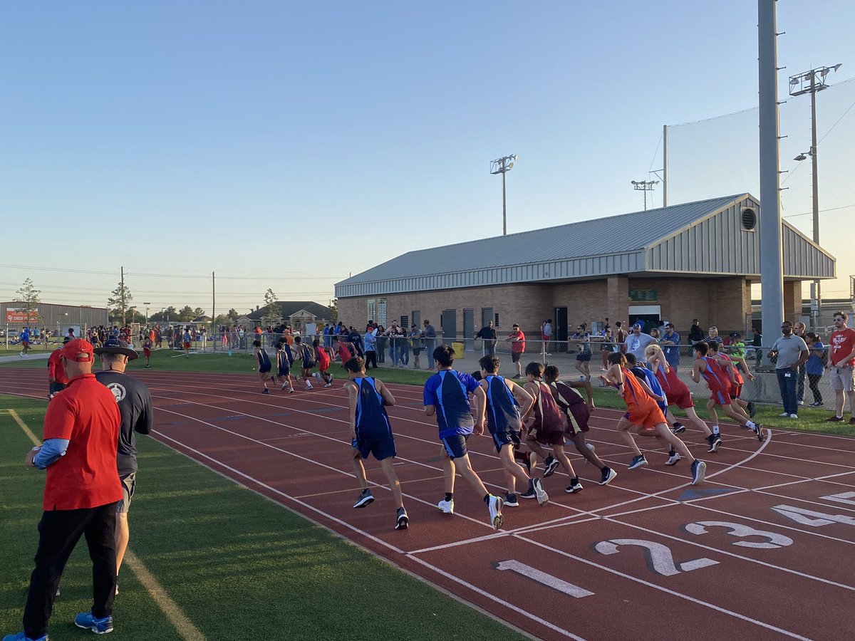 coachshanle's tweet photo. GREAT day for @Dean_CFISD @truittcfisd Track & Field #DoTheWork #Compete #FutureRams #RidgeSpeed @RidgeSpeed_2021
Be Great. Be Proud. Be Rams.
Respond | Attack | Mature | Serve
#ClimbTheRidge🏔 #RamPride🐏 https://t.co/jxnI5SJfNf