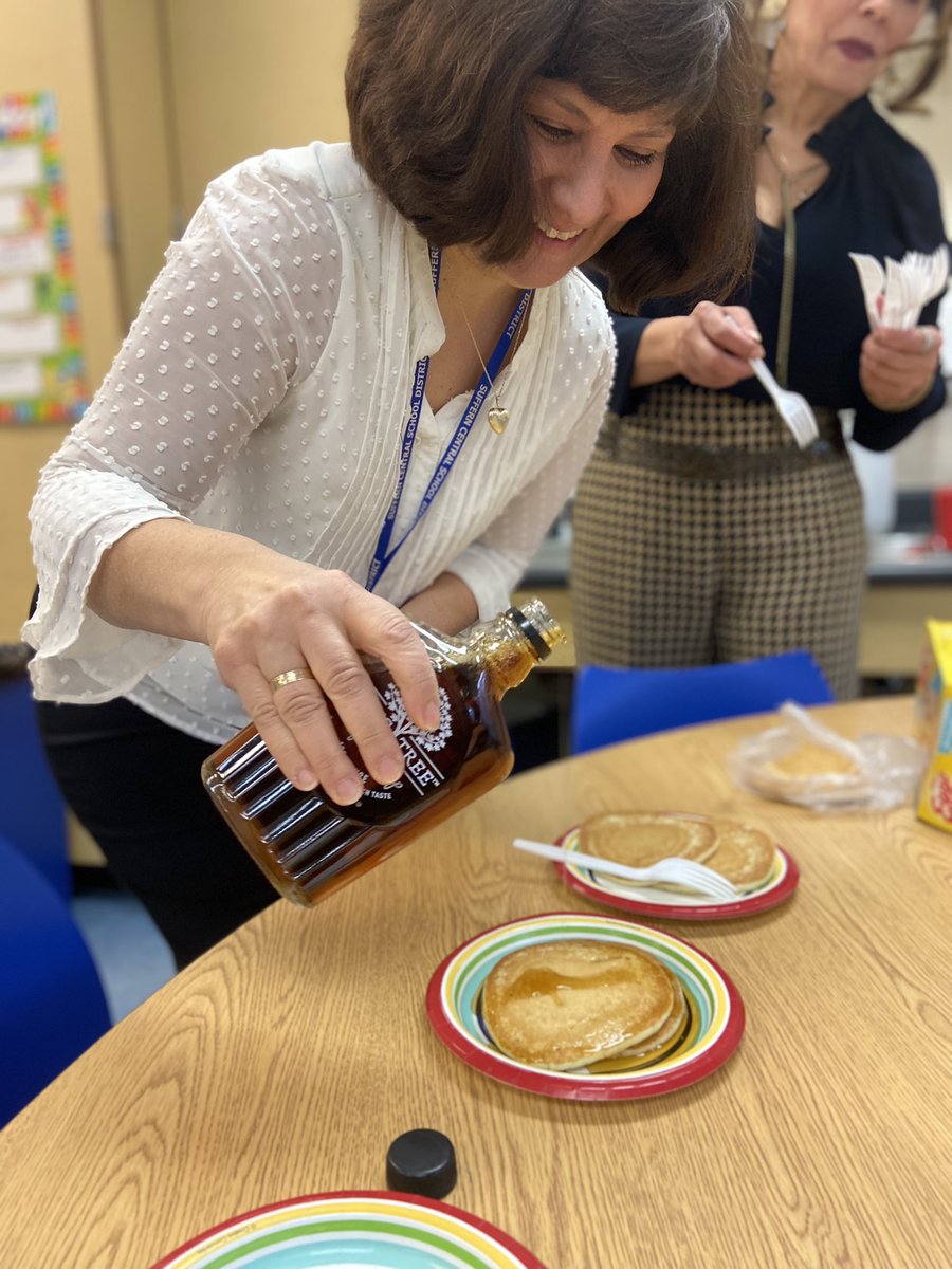 MrsDonohueEF's tweet photo. 🎵How sweet it is to be in #EarlyFoundations 🎵 Mrs Seeberger taught us all about #RealMapleSyrup &amp; how we get this delicious treat from Maple Trees 🌳 of course we had to sample some ourselves 🥞😋 #handsonlearning #dreamteam #awesomeintheordinary @SuffernCSD @CherryLaneES https://t.co/EaDHIfPzjx